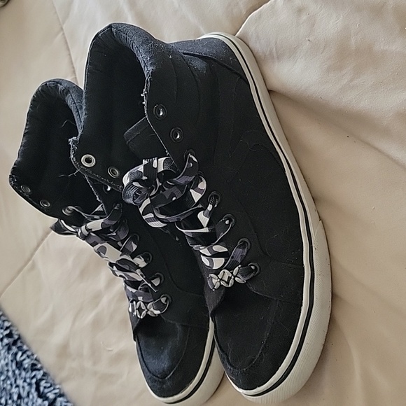 shoes - Picture 1 of 2